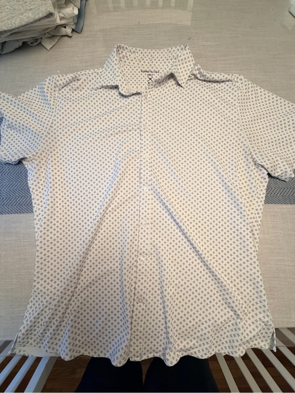 Kenneth Cole White Short-Sleeve Button-Up Shirt with Navy Geometric Print